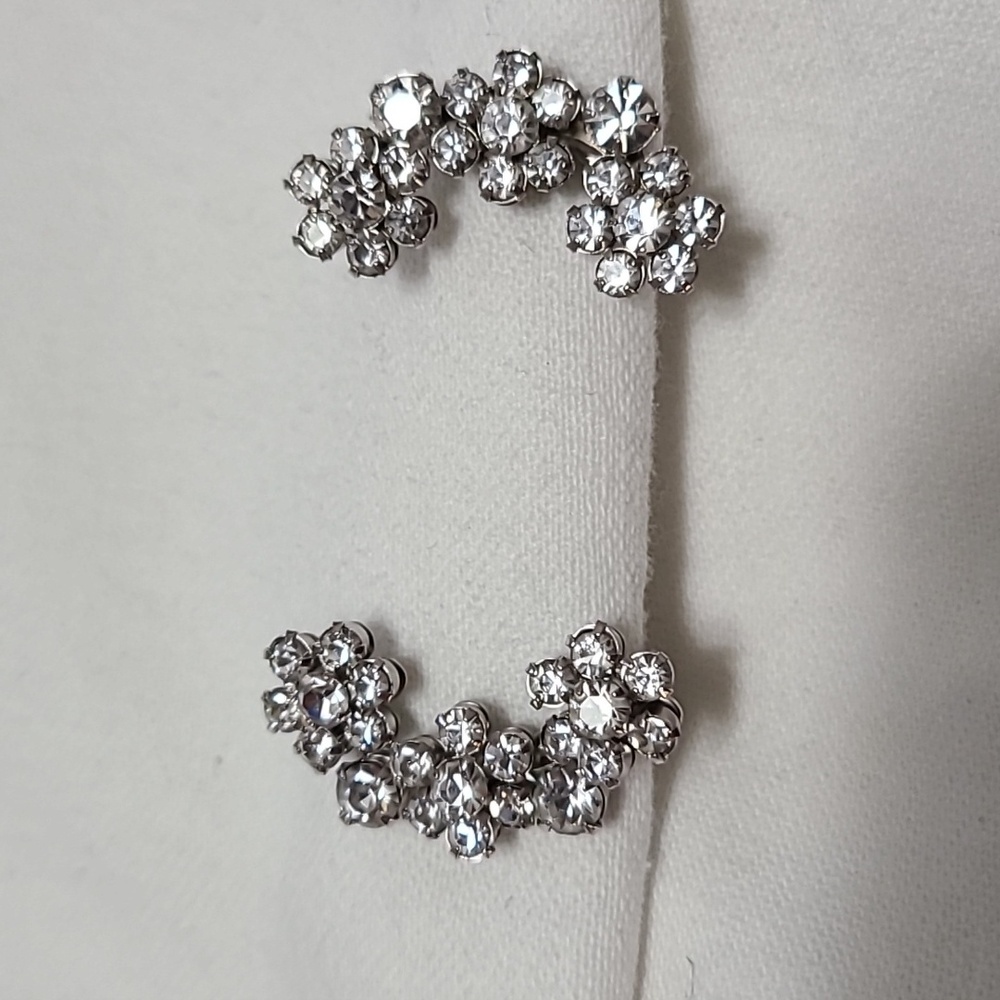 Earrings Rinestone With Twist Back